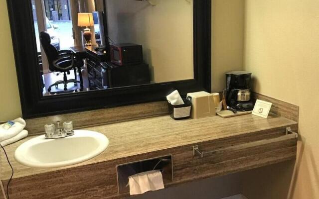 Smokey Point Motor Inn