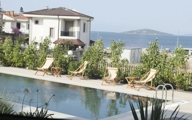 Back Sea Cunda Apart Otel