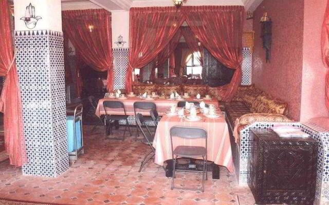 Well Center Riad Auberge Assounfou