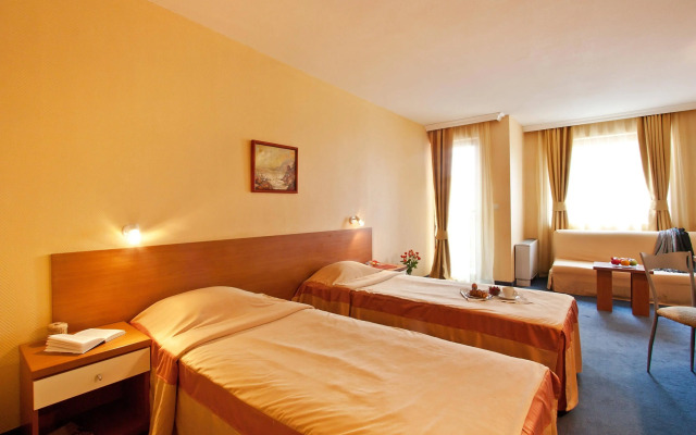 Saint George Hotel & Medical Spa