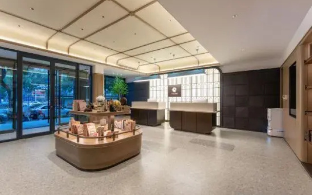 Ginza Jingsu Hotel (Jinan Changqing Jing Shi Xi Road University Road Bus Station)