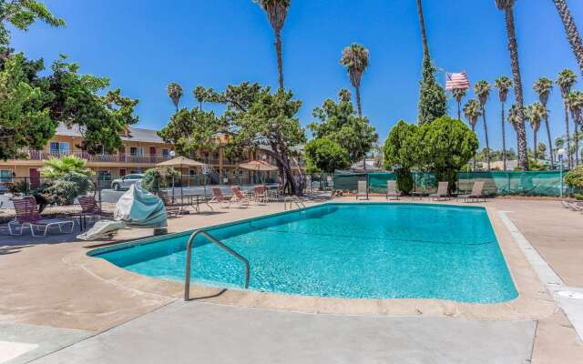 Mount Vernon Inn Escondido Downtown