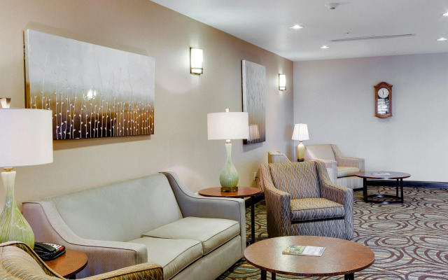 Holiday Inn Express & Suites Nevada by IHG