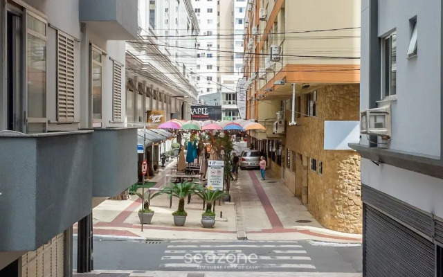 Functional Apt 120m From the Beach in BC Cec0302