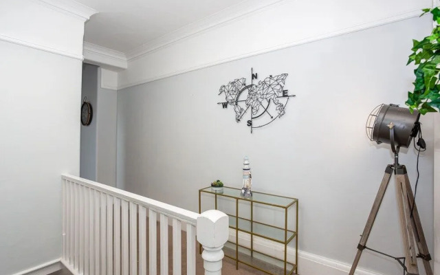 Compass Point by Sorted Stay