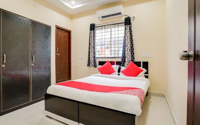 OYO 46419 Moon Light Hospitality