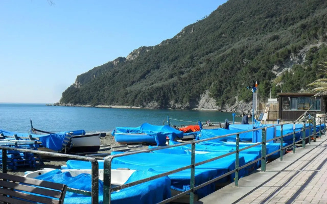 Riva: Tra 5 Terre E Portofino