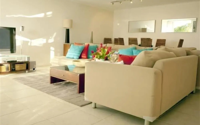 Sundeck Gardens – Lobby – Maroochydore