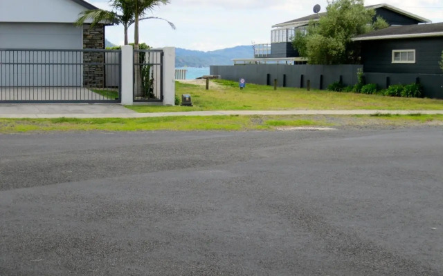 Cooks Beach Gem - Cooks Beach Holiday Unit