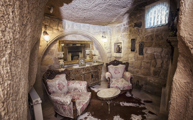 Elika Cave Suites & Spa