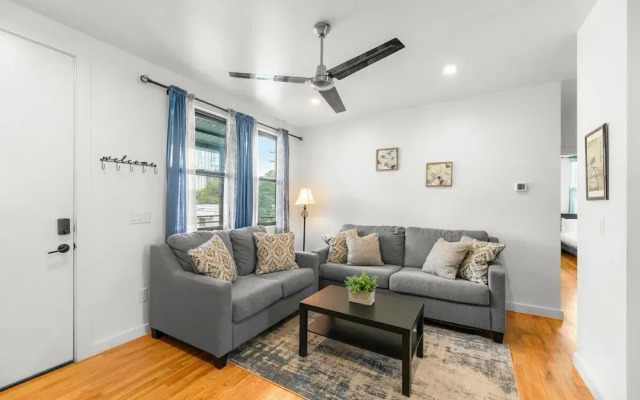 2-Bedroom East Austin Condo-Free Parking