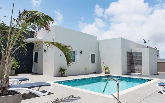 The Palm Leaf Apartments