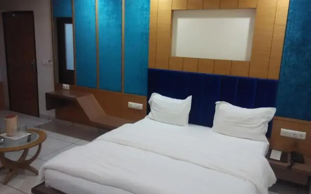 Hotel Apex Inn