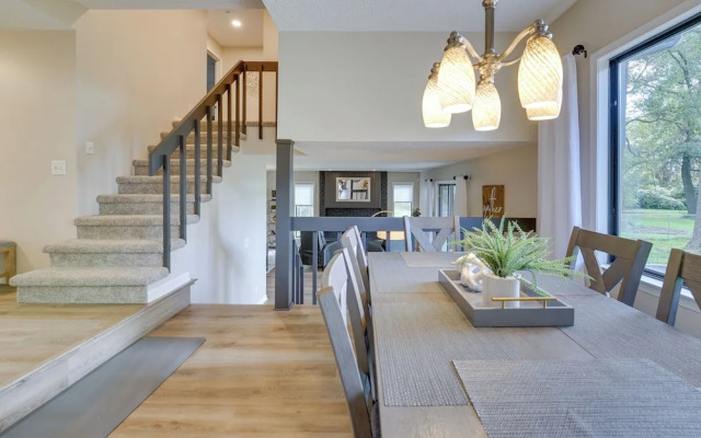 Lakefront Orion Twp. Home w/ Fire Pit & Kayak!