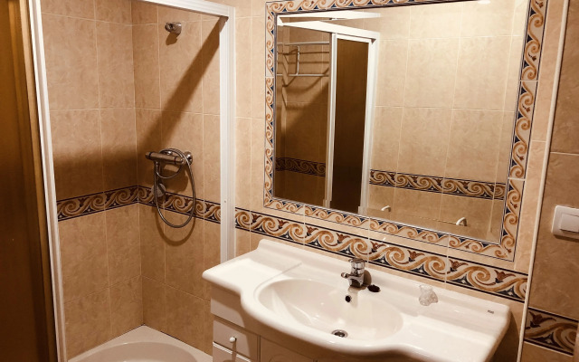 tuGuest Gran Via 42 Apartment