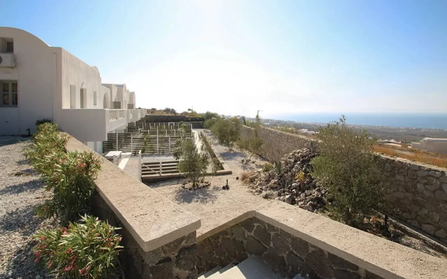 Airy suites santorini