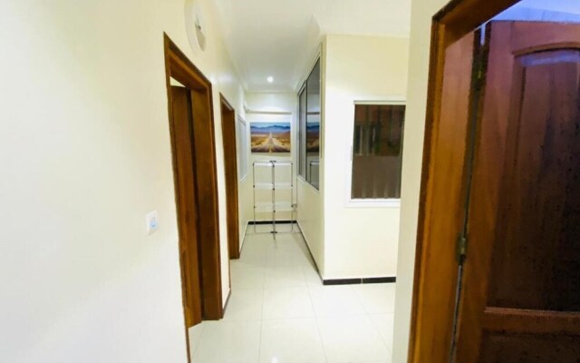 Mam Lovely 3-bed Apartment in Dakar-almadies