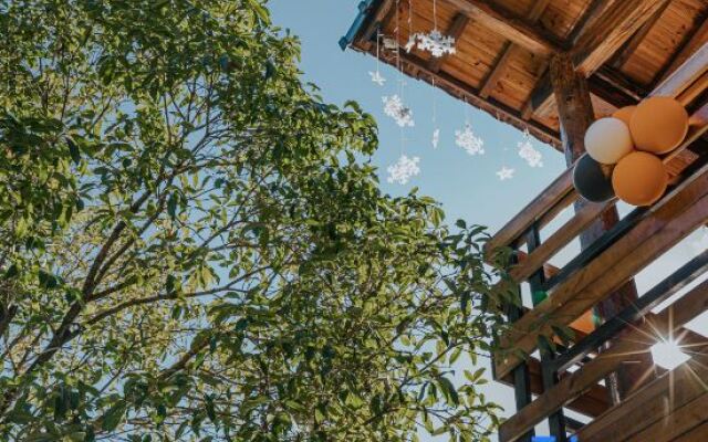 Yunshang Grassland Fengsheng three time hot spring holiday villa