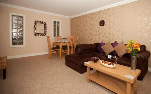 Riverbank View Apartment