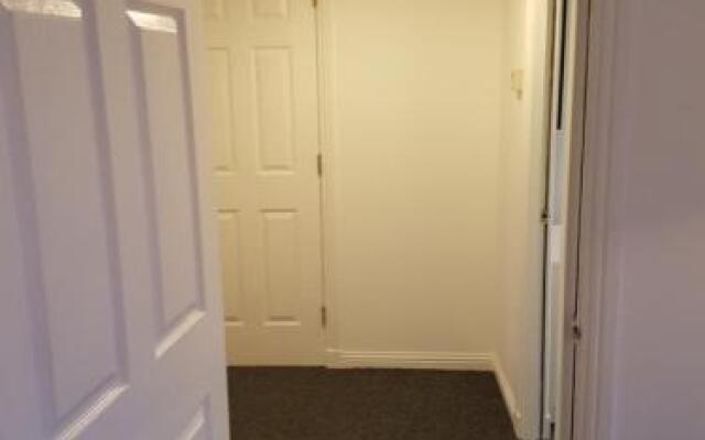 Bathgate Contractor and Business Apartment