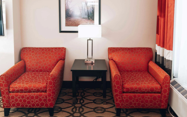 La Quinta Inn & Suites by Wyndham Starkville at MSU
