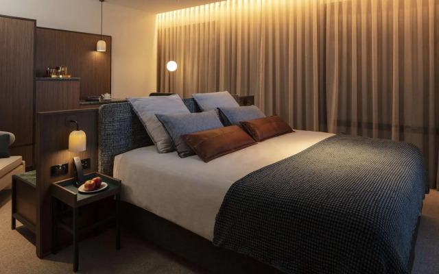 Next Hotel Melbourne, Curio Collection by Hilton