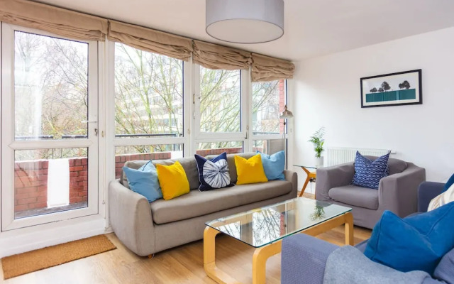 Spacious Central 3 Bedroom Apartment in Old Street