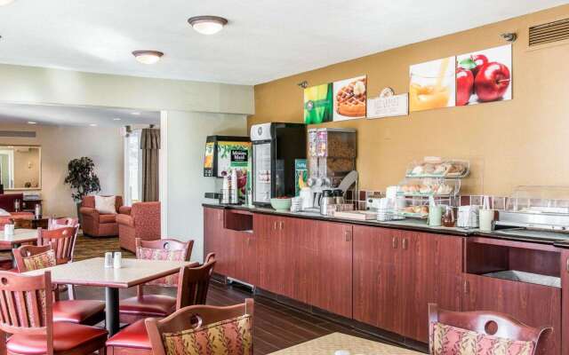 Quality Inn Toledo Airport