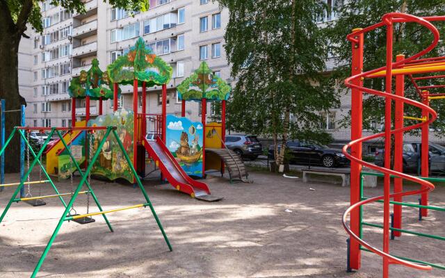 SutkiLive on Nepokorennykh Avenue