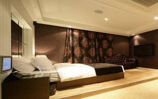 Ever Tourist Hotel
