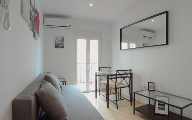 Apartamento interior cercano al parque Olof Palme AP7
