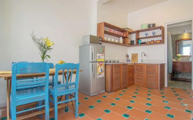 Sunnybeautiful 2-bdr apartment An Bang