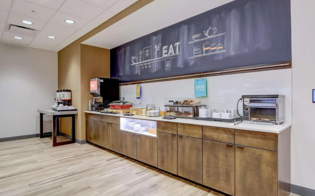 Hampton Inn & Suites Cincinnati Midtown Rookwood