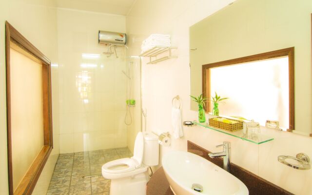 Phong Nha Lake House