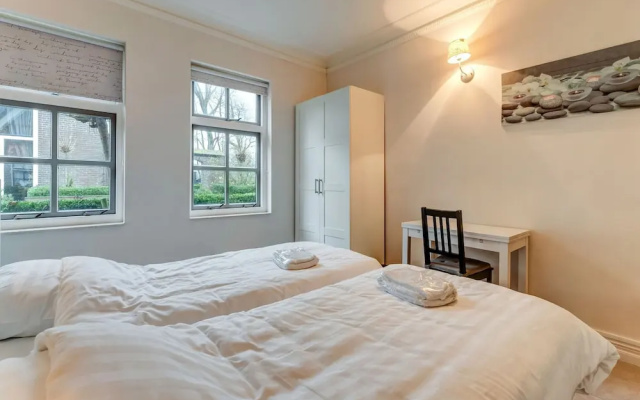 Tranquil Apartment in Sint Maartensbrug