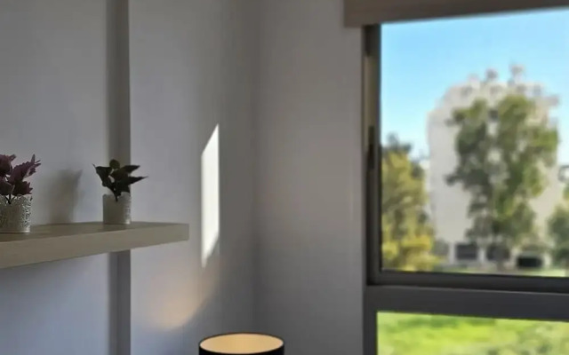 118 LCA - Stay White Petals Apartment
