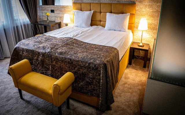 Riverside Boutique Hotel