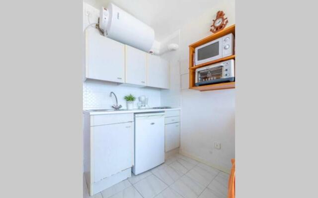 13-02 Bonito estudio con vistas al mar