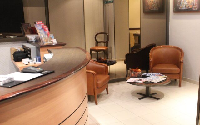 Avia Saphir Montparnasse