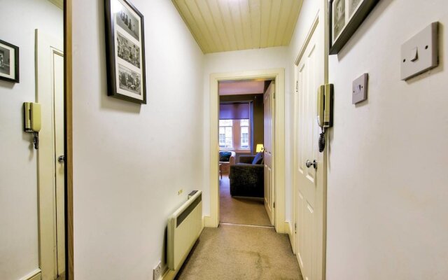 Perfect Location! Charming Rose St Apt for Couples