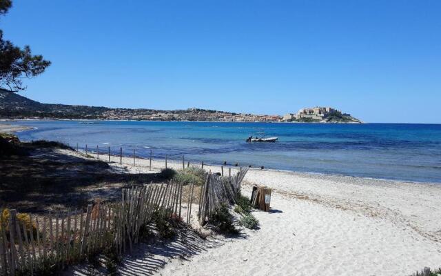 Aux pieds des montagnes