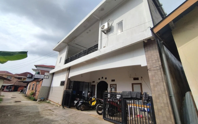 Wisma Hiro Pertiwi by OYO Rooms