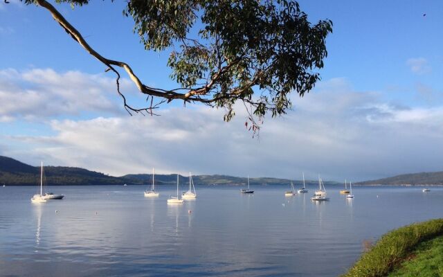 Waterfront Holiday Home - Esplanade 54