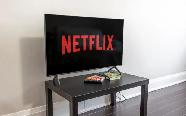 Serenity by the Falls Modern 2 Bedroom Hideaway