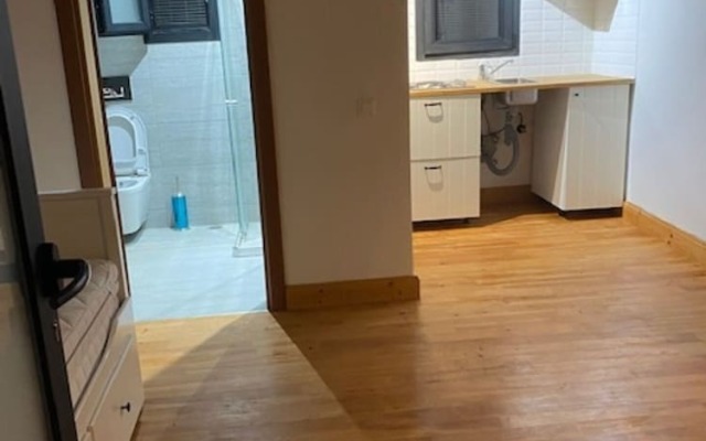 Cedar 1-bed House With Stunning Views