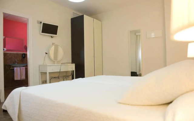 Hospederia Almundo by Alexandra Realty