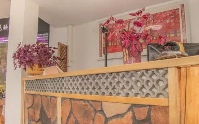 Dali rainforest time inn