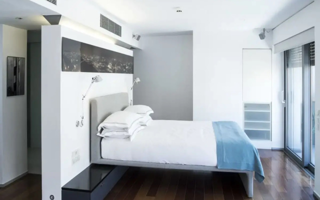 Periscope Hotel