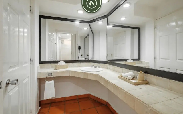 One Beach Street 310 C