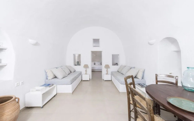 Annouso Villa by Caldera Houses
